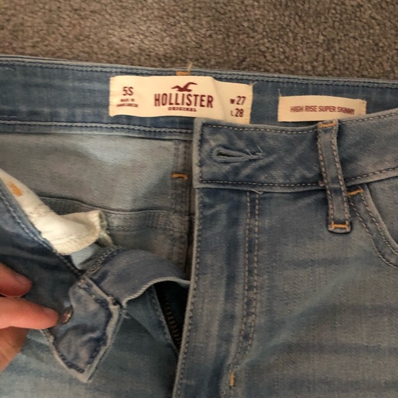 stretchy light washed jeans - Picture 2 of 3